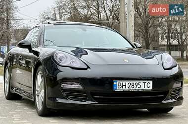 Фастбэк Porsche Panamera 2011 в Одессе