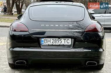 Фастбэк Porsche Panamera 2011 в Одессе