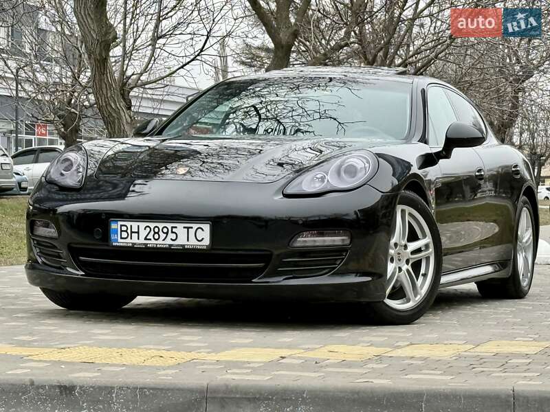 Фастбэк Porsche Panamera 2011 в Одессе
