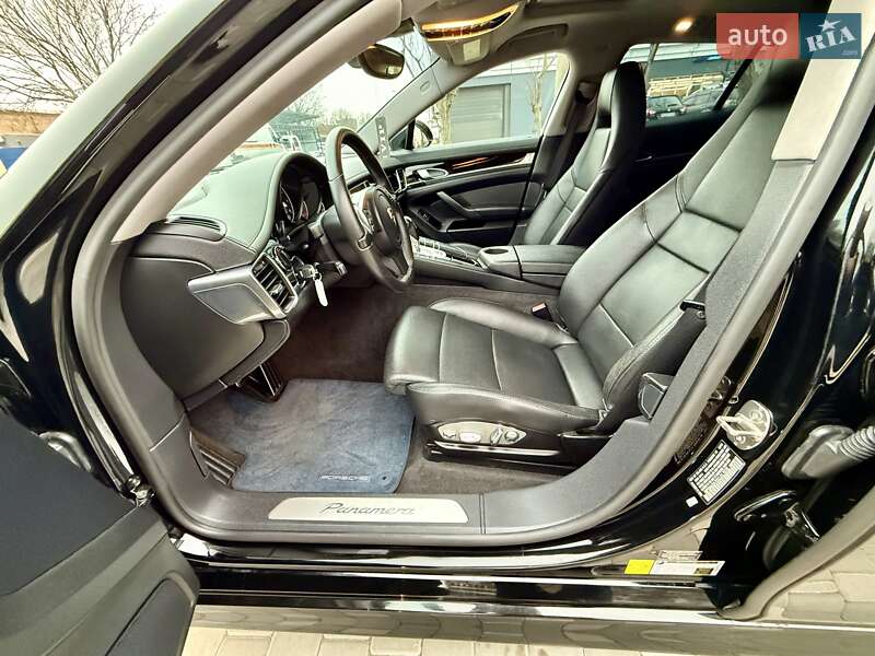 Фастбэк Porsche Panamera 2011 в Одессе