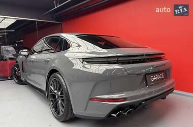 Фастбэк Porsche Panamera 2025 в Киеве