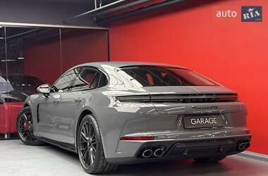 Фастбэк Porsche Panamera 2025 в Киеве