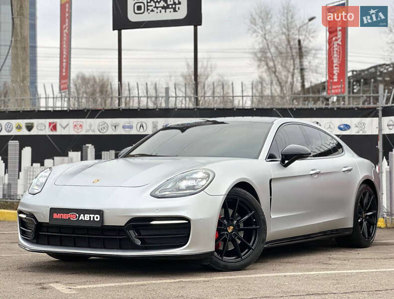 Фастбек Porsche Panamera 2018 в Києві