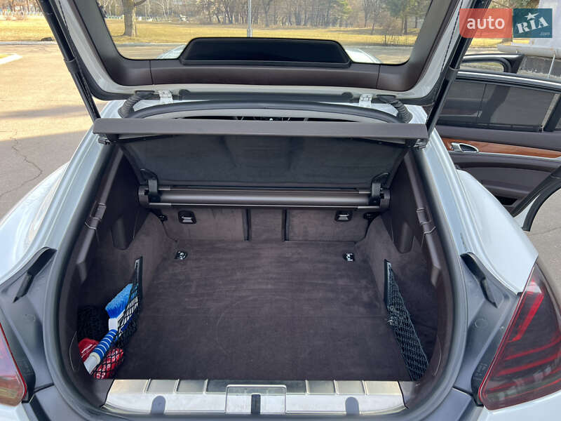 Фастбэк Porsche Panamera 2013 в Ровно