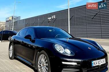 Фастбэк Porsche Panamera 2013 в Киеве