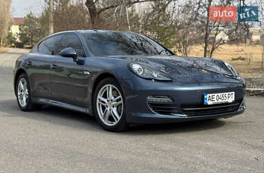 Фастбек Porsche Panamera 2012 в Дніпрі