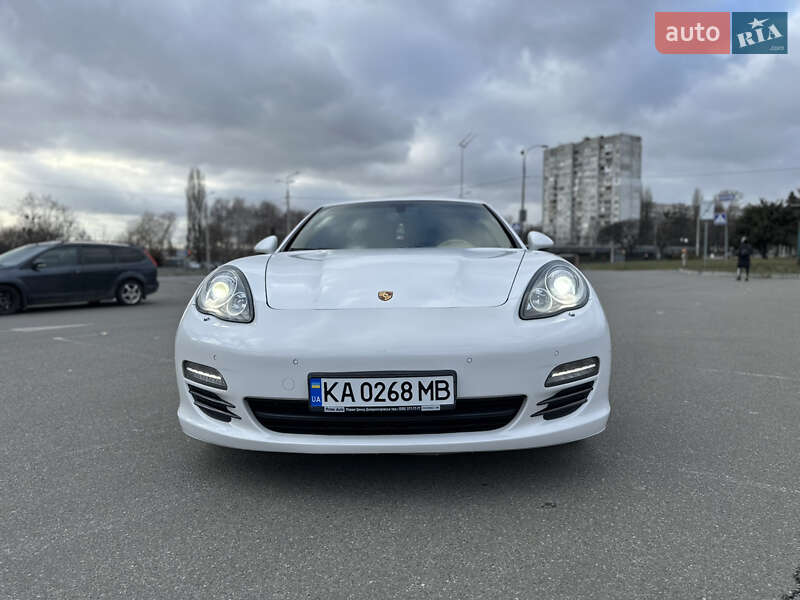 Фастбэк Porsche Panamera 2010 в Киеве