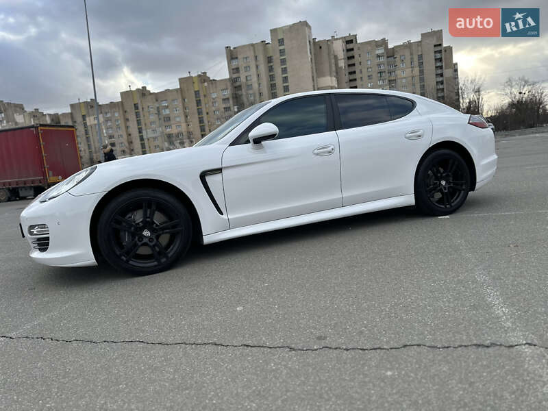 Фастбэк Porsche Panamera 2010 в Киеве