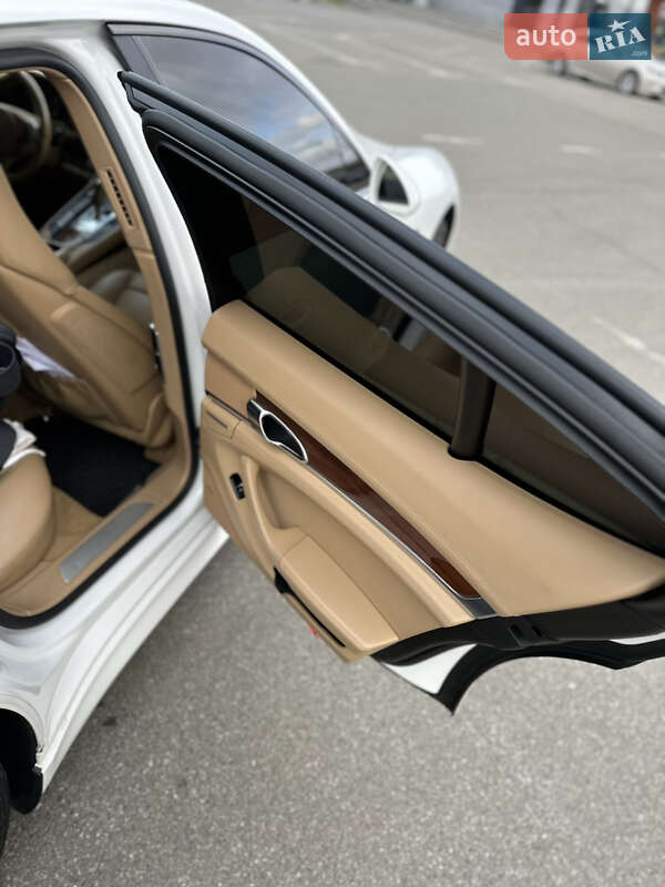 Фастбэк Porsche Panamera 2010 в Киеве