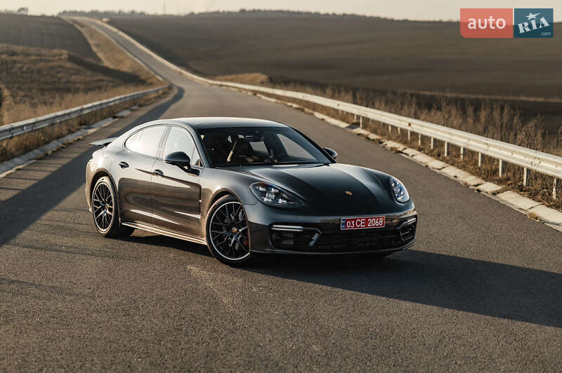Фастбэк Porsche Panamera 2023 в Ровно