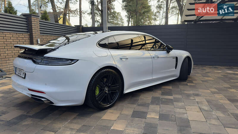 Фастбэк Porsche Panamera 2021 в Ирпене