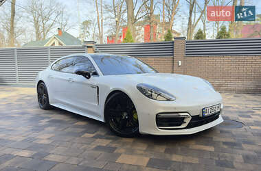Фастбэк Porsche Panamera 2021 в 