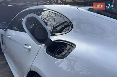 Фастбэк Porsche Panamera 2021 в 