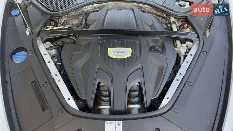 Фастбэк Porsche Panamera 2021 в Ирпене