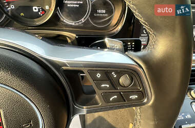 Фастбек Porsche Panamera 2018 в 