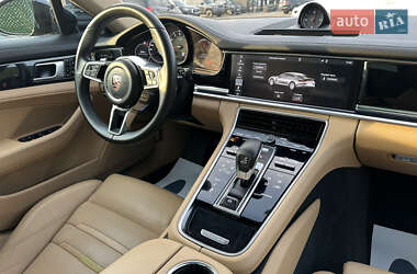 Фастбек Porsche Panamera 2018 в 