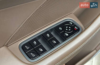 Фастбэк Porsche Panamera 2017 в 