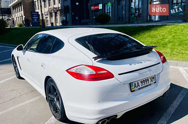 Фастбэк Porsche Panamera 2010 в 