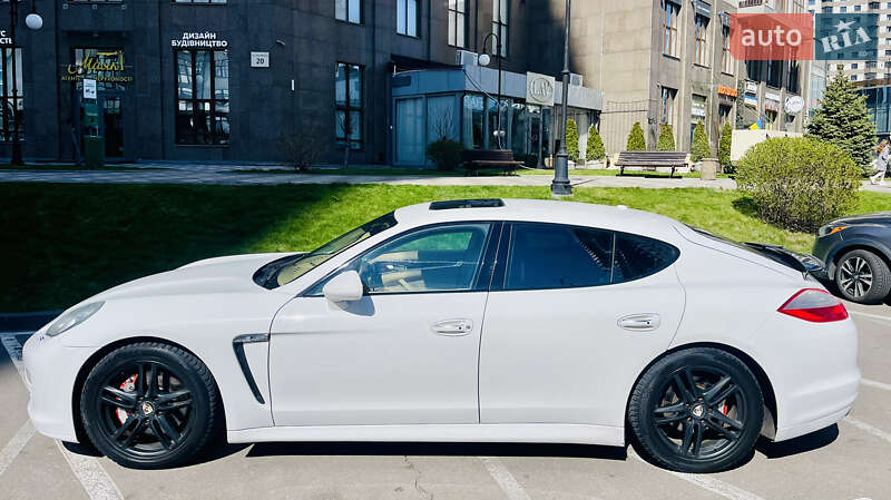 Фастбэк Porsche Panamera 2010 в Киеве