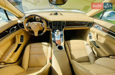 Фастбэк Porsche Panamera 2010 в Киеве