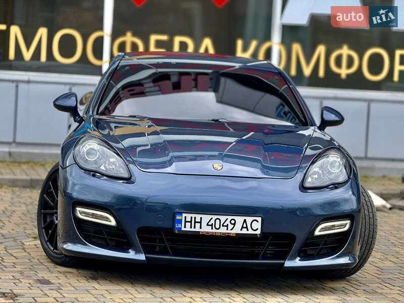 Фастбэк Porsche Panamera 2012 в Одессе