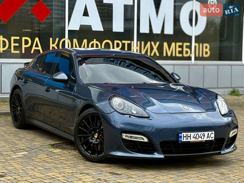 Фастбэк Porsche Panamera 2012 в Одессе