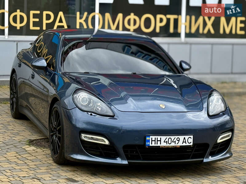 Фастбэк Porsche Panamera 2012 в Одессе