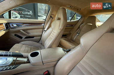 Фастбек Porsche Panamera 2013 в 