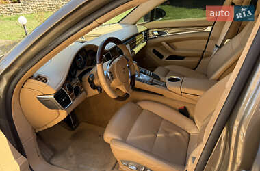 Фастбэк Porsche Panamera 2011 в 