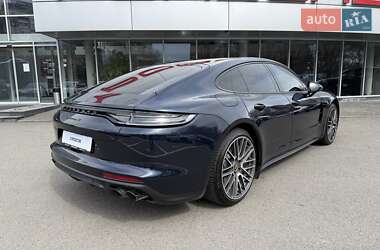 Фастбэк Porsche Panamera 2022 в 