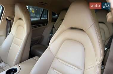 Фастбек Porsche Panamera 2018 в 