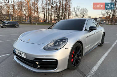 Фастбэк Porsche Panamera 2018 в 