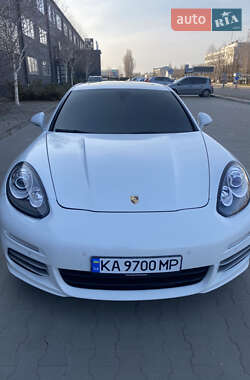 Фастбек Porsche Panamera 2015 в 