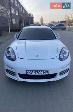 Фастбек Porsche Panamera 2015 в 