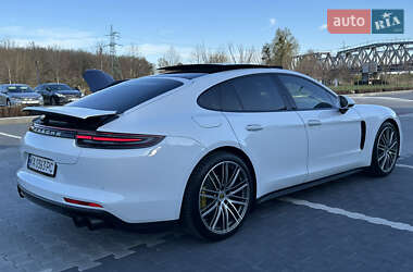 Фастбек Porsche Panamera 2018 в 