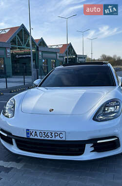 Фастбек Porsche Panamera 2018 в 