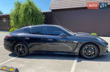 Фастбек Porsche Panamera 2012 в 