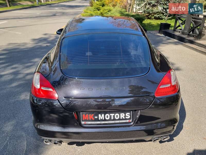 Фастбек Porsche Panamera 2011 в Києві