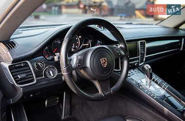 Фастбэк Porsche Panamera 2016 в 