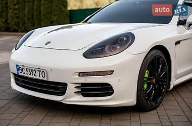 Фастбэк Porsche Panamera 2016 в 