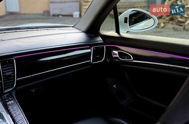 Фастбэк Porsche Panamera 2016 в 