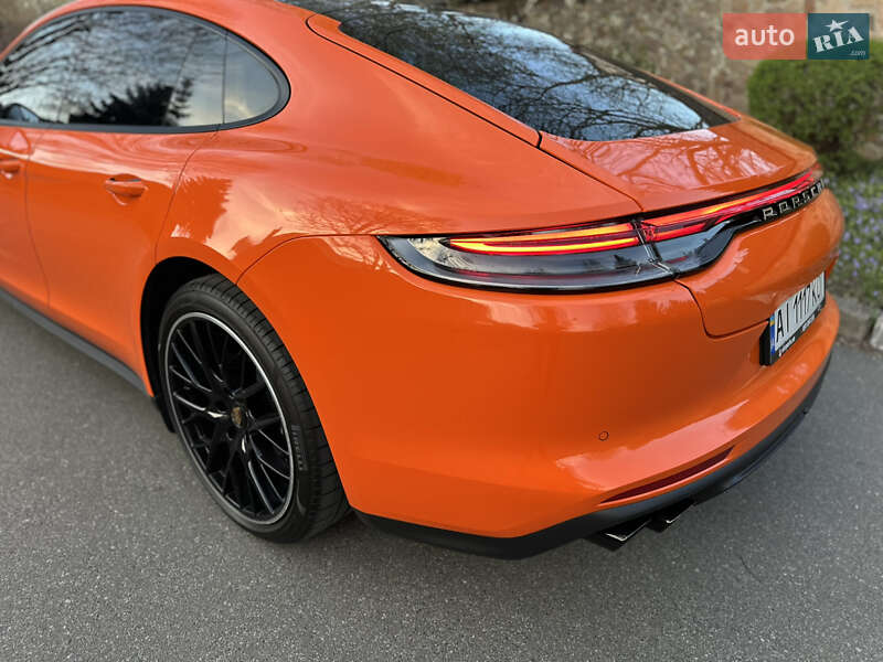 Фастбэк Porsche Panamera 2021 в Киеве
