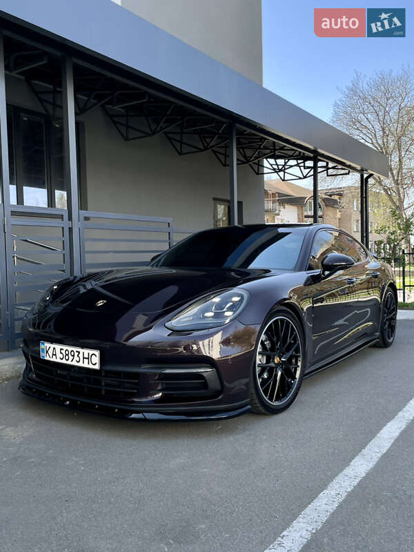 Фастбэк Porsche Panamera 2017 в Умани
