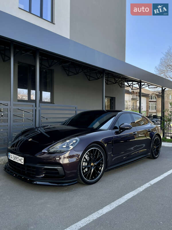 Фастбэк Porsche Panamera 2017 в Умани