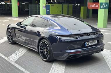 Фастбэк Porsche Panamera 2020 в 