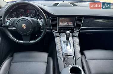Фастбек Porsche Panamera 2012 в 