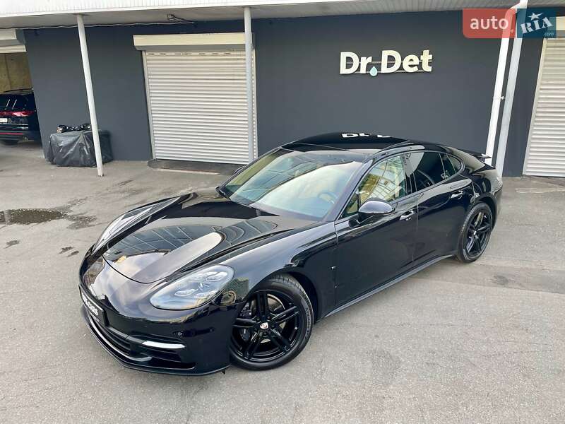 Фастбэк Porsche Panamera 2020 в Киеве