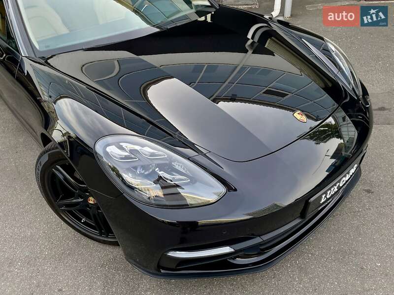 Фастбэк Porsche Panamera 2020 в Киеве
