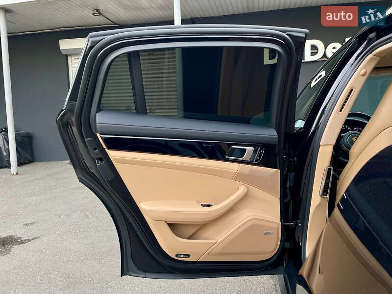 Фастбэк Porsche Panamera 2020 в Киеве