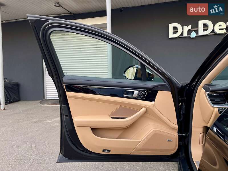 Фастбэк Porsche Panamera 2020 в Киеве